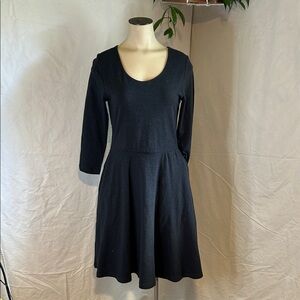 PACT SUSTAINABLE FIT AND FLAIR 95% ORGANIC COTTON 3/4 SLEEVES GREY SZ S DRESS